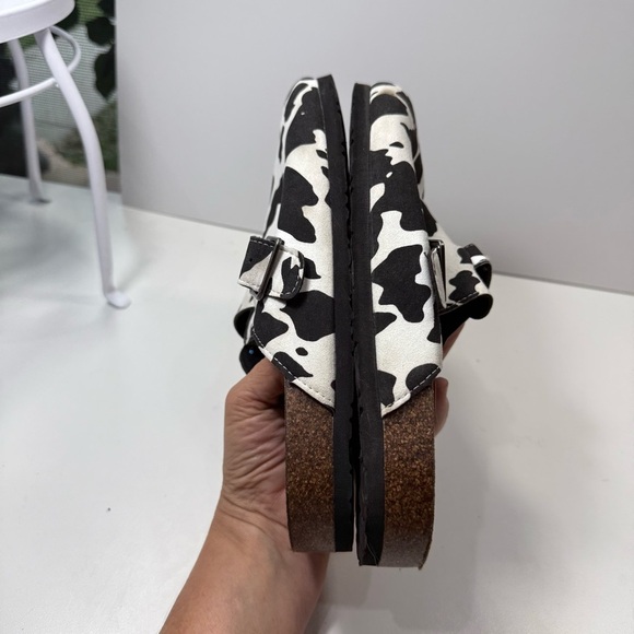 Shoedept Sherry Cow Print Clogs Women’s Size 11 - Picture 7 of 10